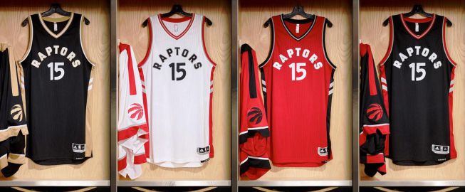 Los Raptors presentan sus equipaciones para la 2015-16