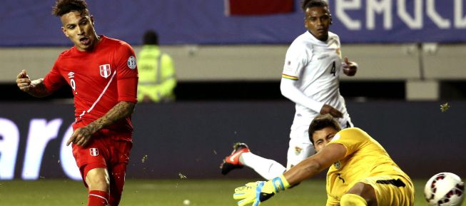 Guerrero se inspira y lleva a Perú a semifinales ante Chile