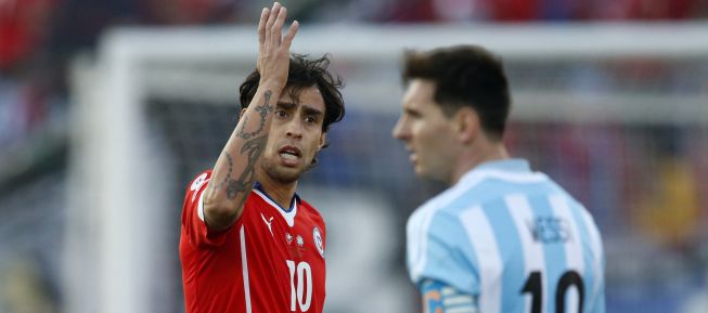Valdivia critica a Colo Colo por no dar descanso tras la Copa
