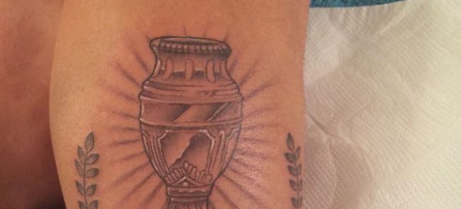 Gary Medel luce la Copa América en un tatuaje
