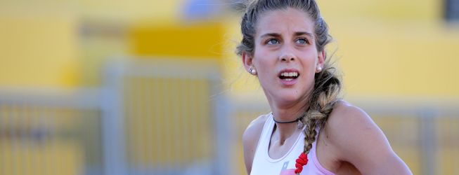 Isidora Jiménez logra nuevo récord y clasifica a Río 2016