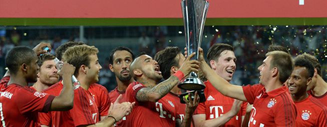 Vidal celebra su primer título en Bayern ante Real Madrid