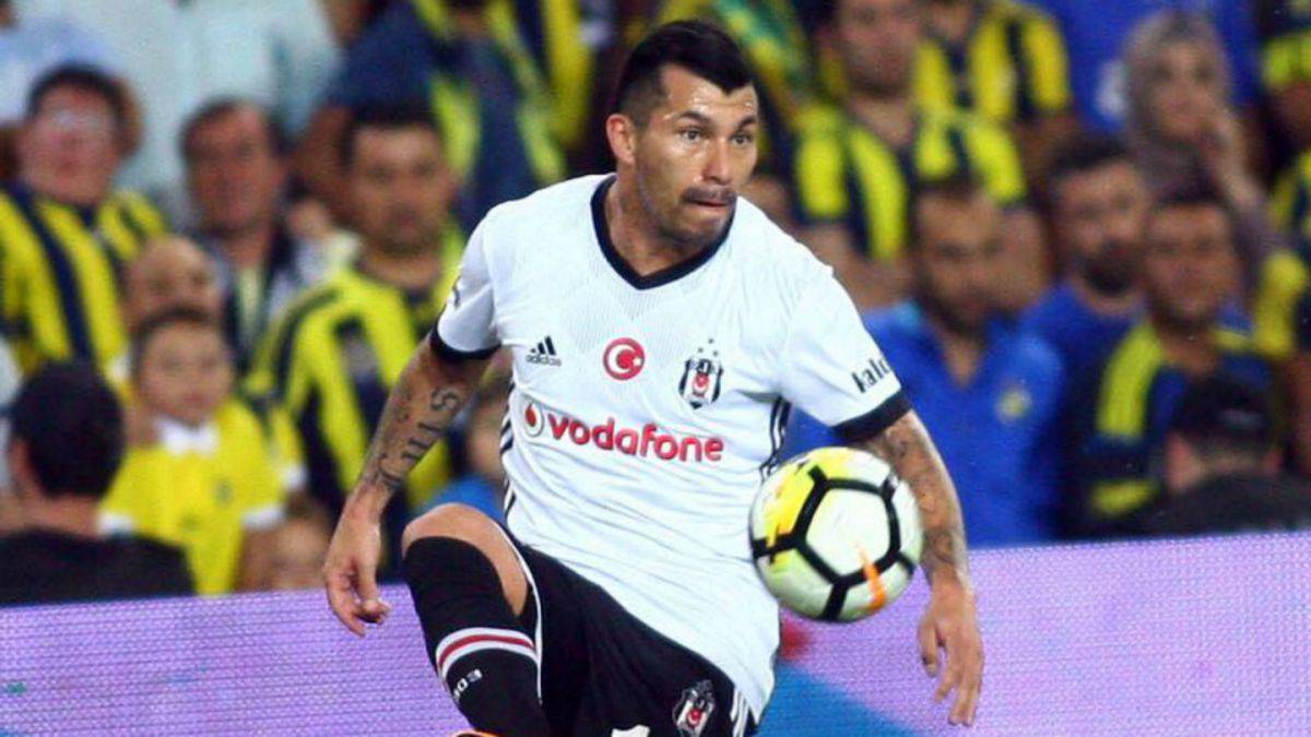 Confirman sanción a Besiktas de Medel en Copa de Turquía