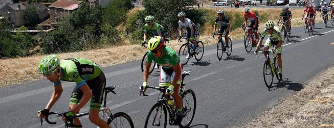 André Greipel achieves the hat-trick.