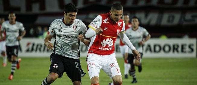 Luis Páez deja Santa Fe y firma con Águilas Doradas