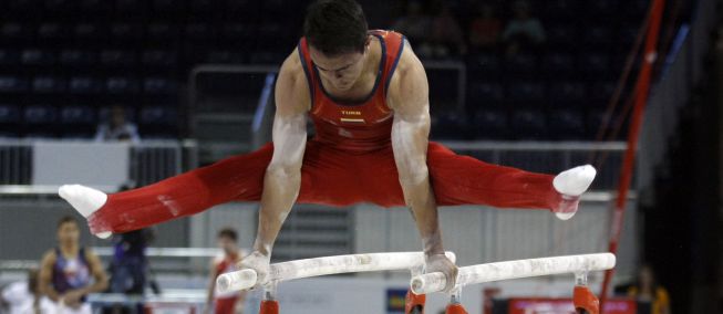 Jossimar Calvo se queda con el oro en las barras paralelas