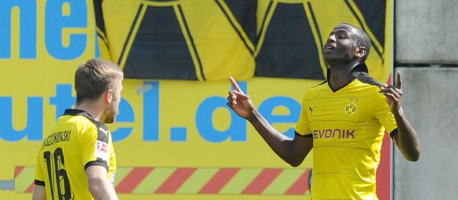 Adrián Ramos regresa a la titular del Dortmund con gol