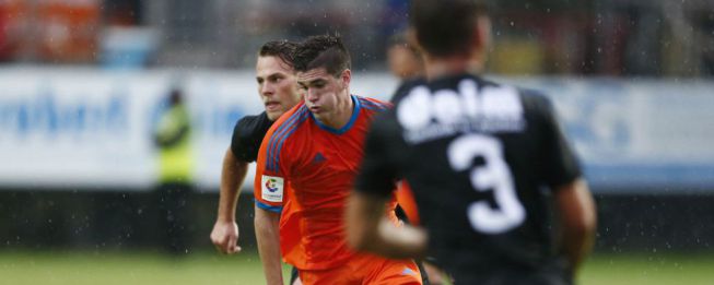 Santi Mina scores on his Valencia debut