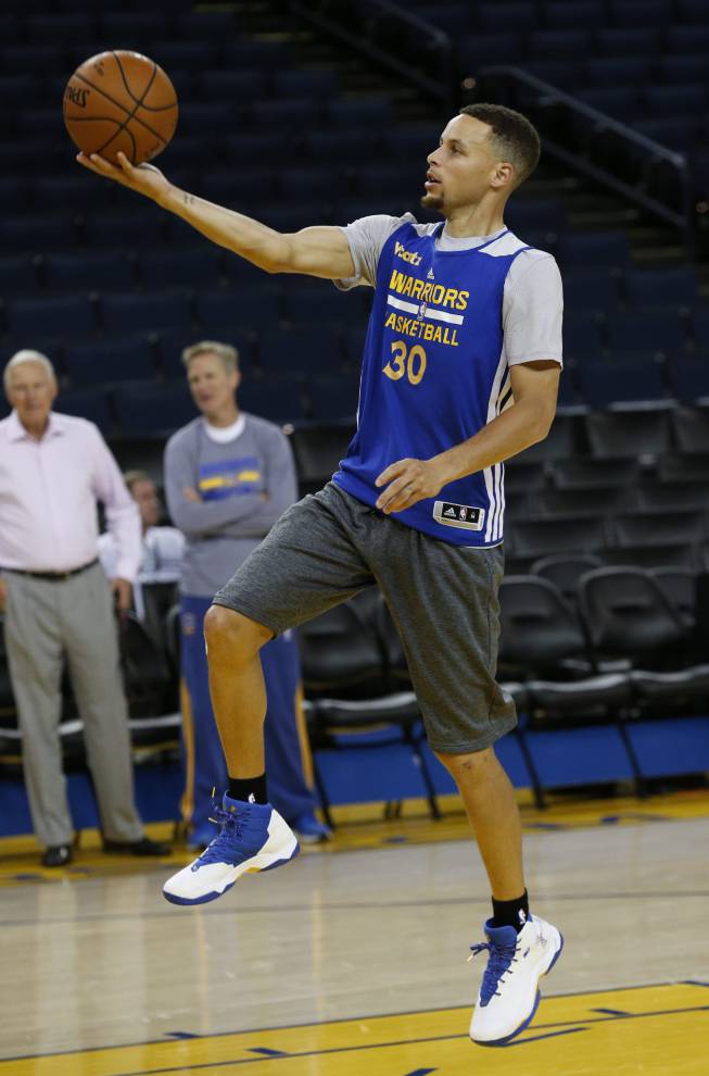 NBA | Curry and Irving seek shooting form in Finals - AS.com - 653 x 990 jpeg 58kB