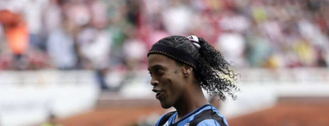 Ronaldinho rescinde su contrato con el Querétaro