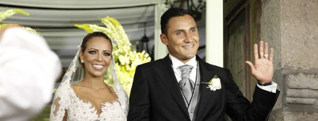 Keylor Navas se casa en medio de una multitud en Costa Rica