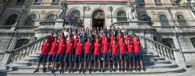 Bilbao luce con orgullo a un filial rojiblanco de 18 vizcaínos