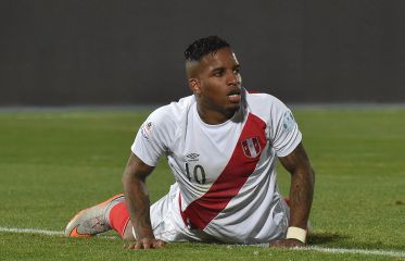 Pizarro and Farfán in doubt for the clash against Paraguay