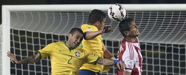 Dani Alves defiende a Thiago Silva contra la crítica de la CBF