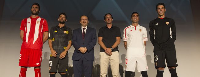 El Sevilla presentó el uniforme de la temporada 2015/16