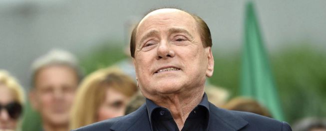 Berlusconi, condenado a tres años de cárcel por sobornar