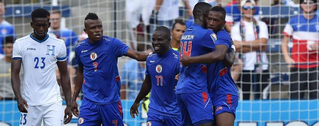 Haití gana, elimina a Honduras y se clasifica para cuartos de final