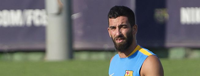 Arda Turan y Aleix Vidal no podrán jugar los amistosos