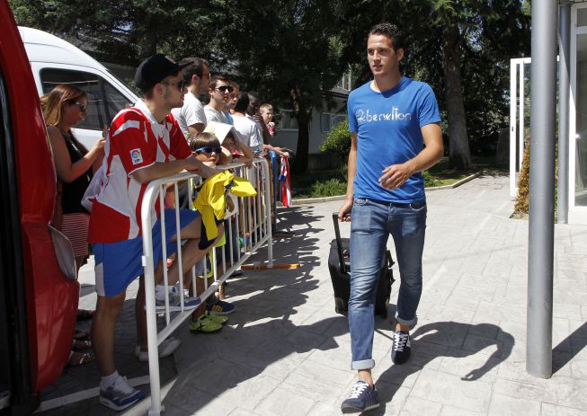 Manquillo, Granada's dream for the right-back position.