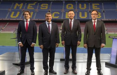 Los candidatos firman a favor de las selecciones catalanas y el derecho a decidir