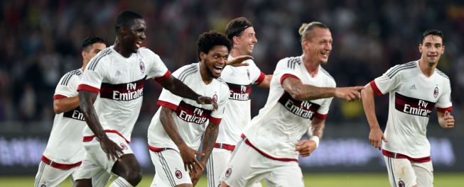 Milan defeated Inter in China with an amazing goal from Mexes.