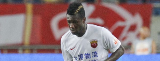 Asamoah Gyan es la gran estrella del nuevo líder chino