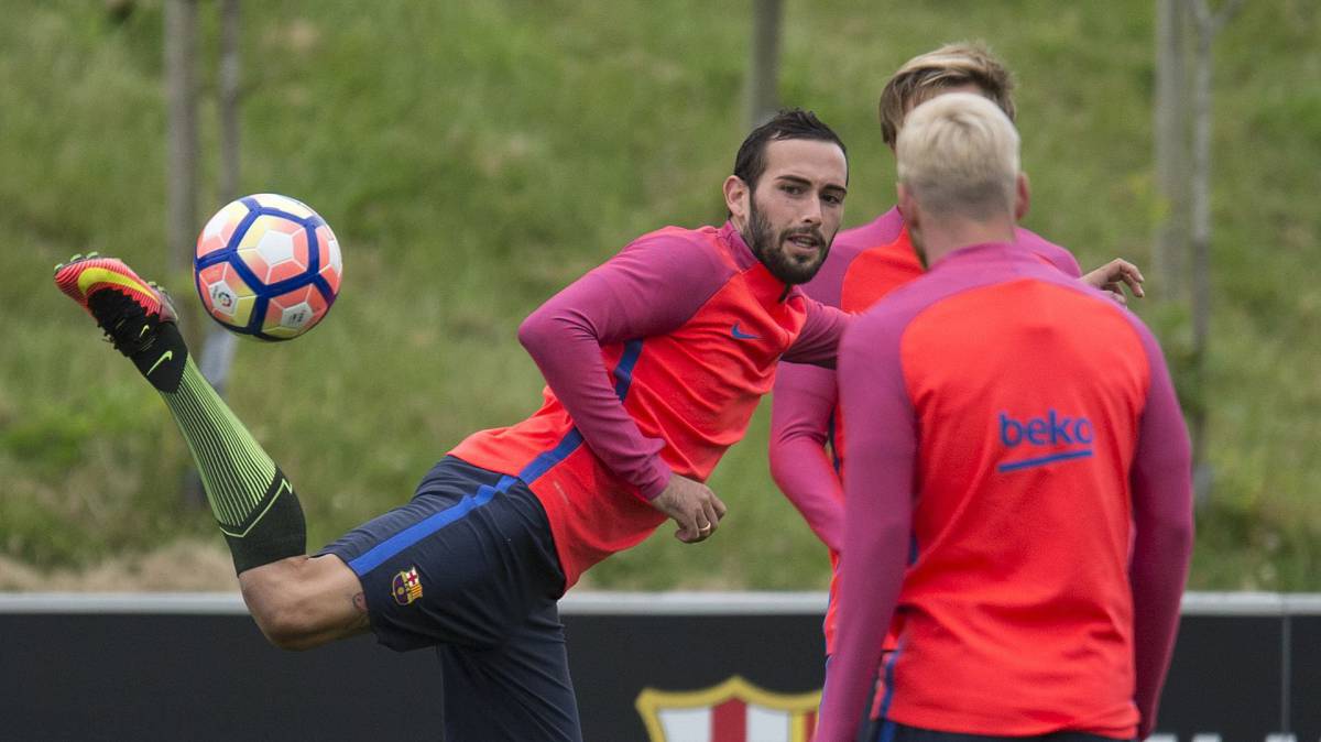 Aleix Vidal: el Valencia contemplaría pedir su cesión