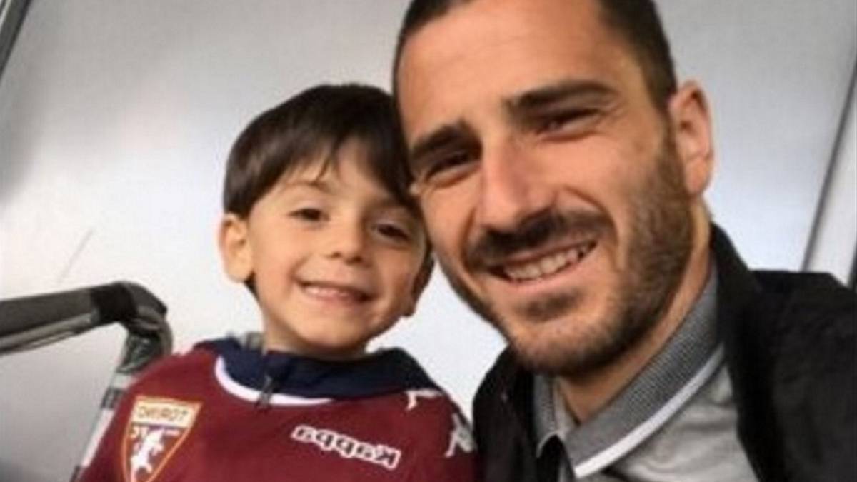 Bonucci's Torino-supporting son sulks wearing Juventus colours - AS English