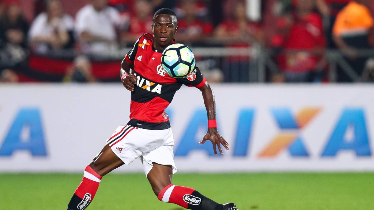 Vinicius no arranca: ¿por qué es suplente en el Flamengo?