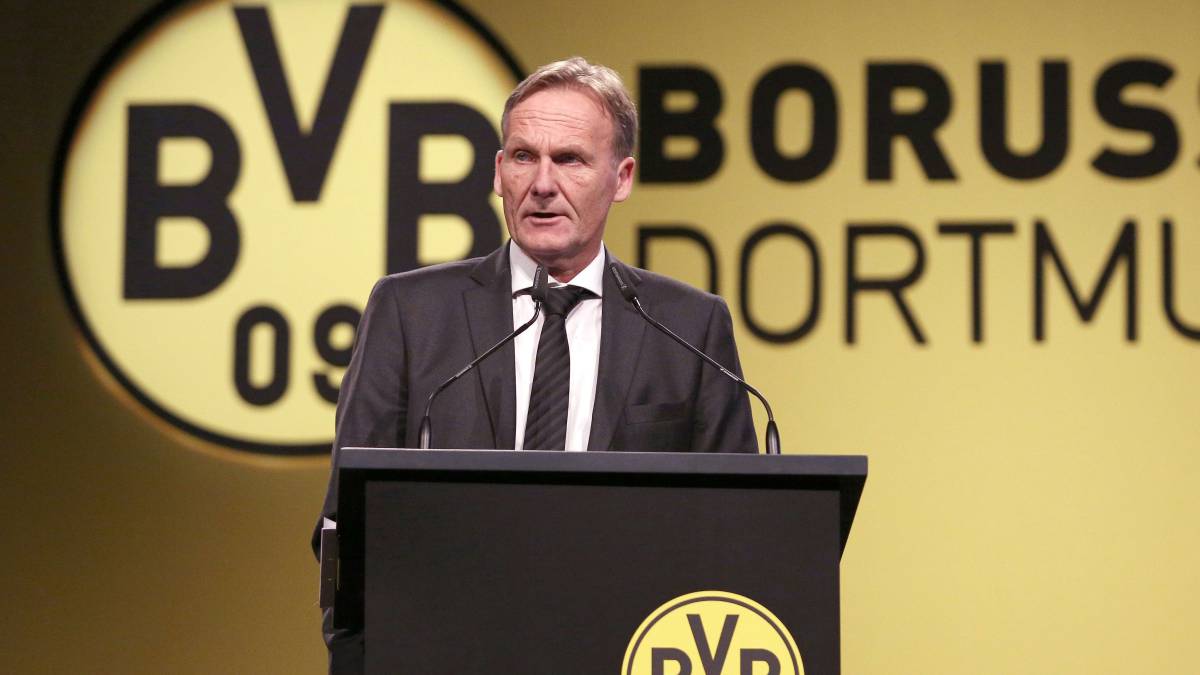 Watzke, presidente del Dortmund, entra al vestuario y amenaza a sus jugadores