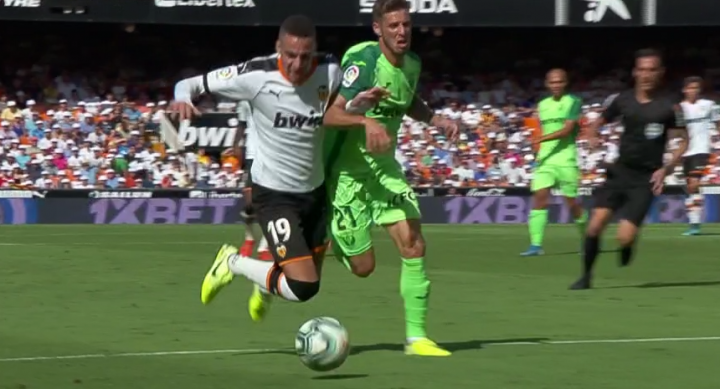 Penalti de Rubén Pérez a Rodrigo
