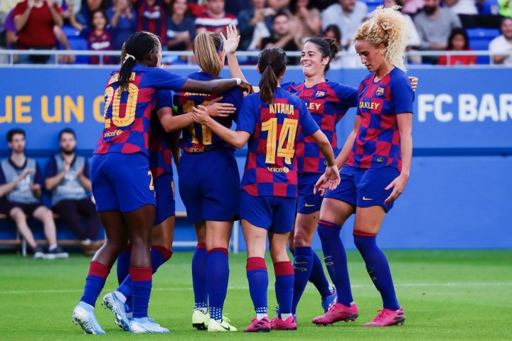 Las jugadoras del Barça celebran uno de los goles
