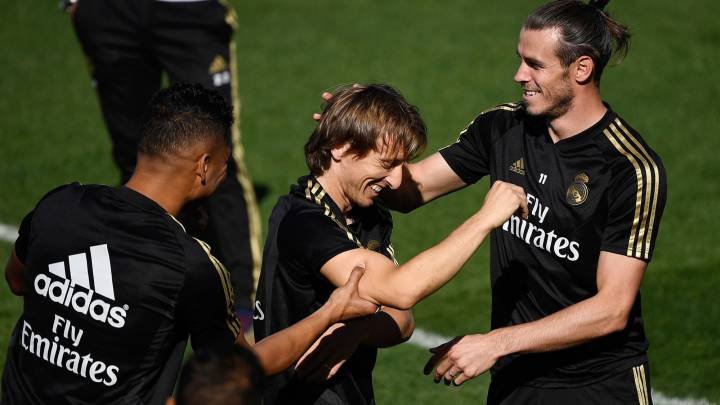 Luka Modric, Bale y Casemiro, durante la sesión previa al derbi