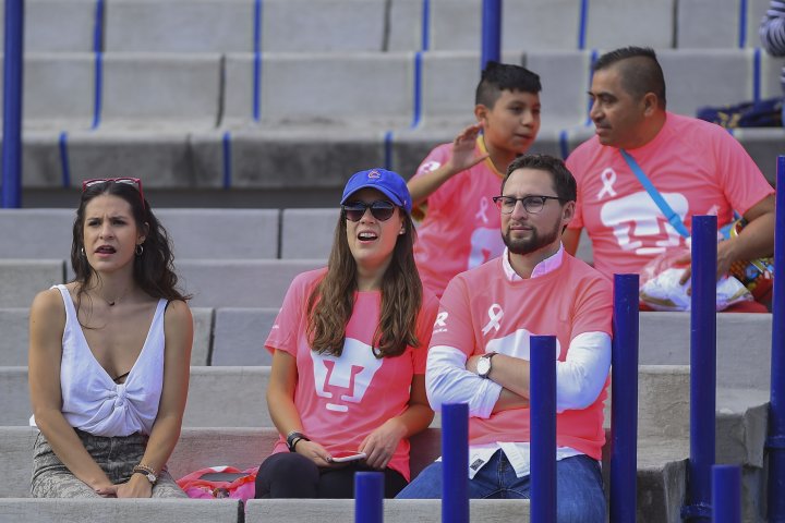 Pumas pinta de rosa el Olímpico Universitario