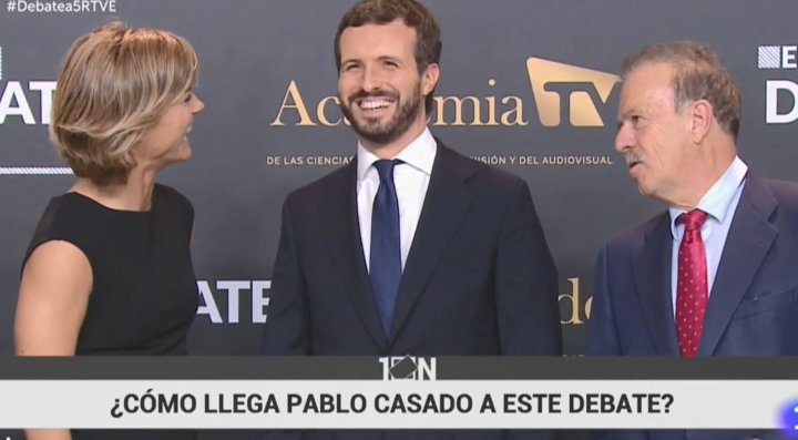 Pablo Casado llega a las 21:00 horas