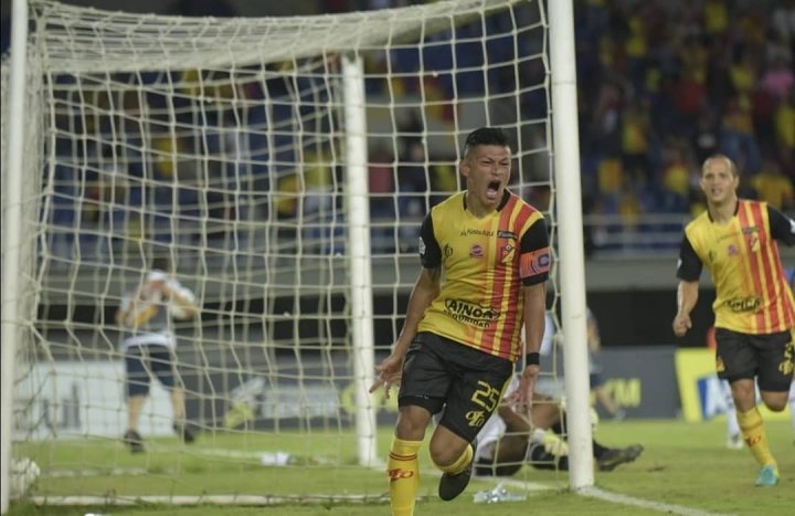 Jhonny Vásquez
