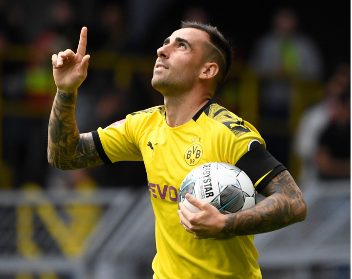 Alcácer celebra un gol con la camiseta del Borussia.
