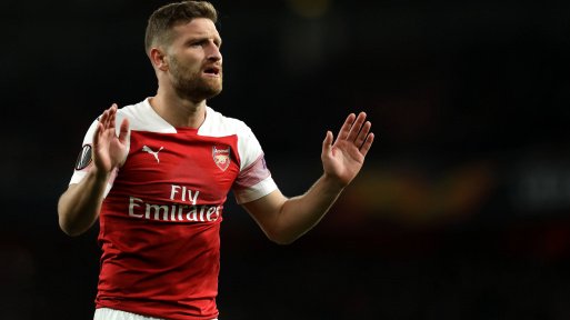 Mustafi podría salir del Arsenal