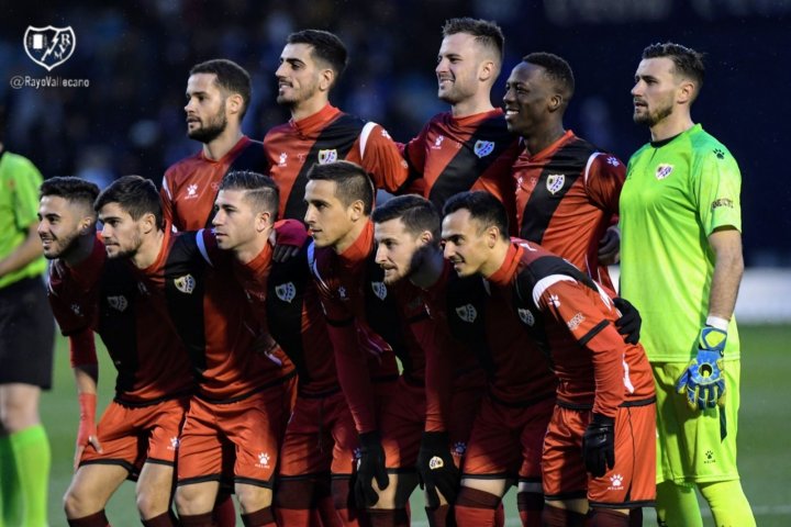 Alineación titular del Rayo Vallecano en El Toralín.