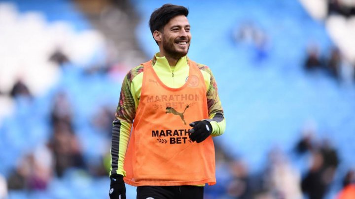 Silva, en un calentamiento con el City.