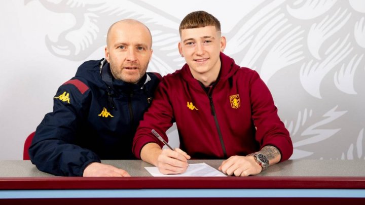 Louie Barry, nuevo jugador del Aston Villa.