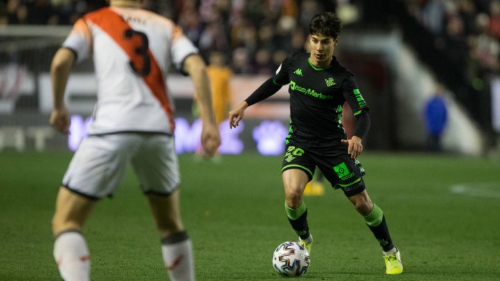 Lainez, en un partido con el Betis