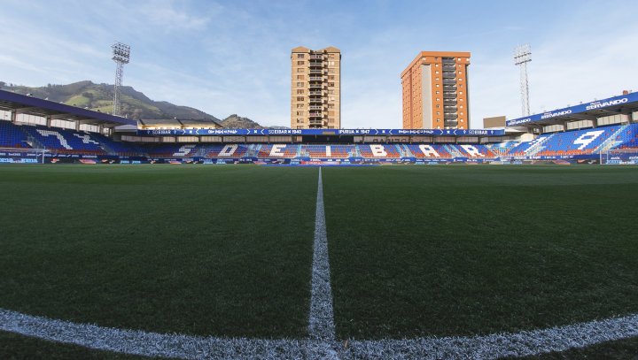Estadio de Ipurúa.