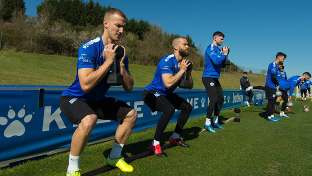 Three Alavés players test positive for coronavirus