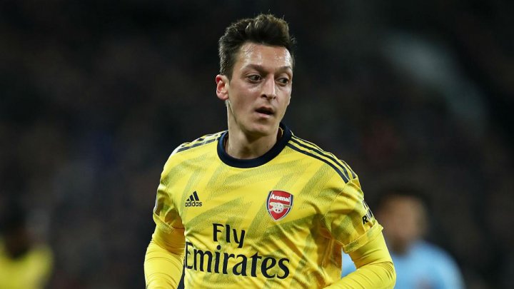 Özil