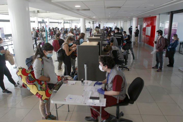 Chilenos regresan de Asia