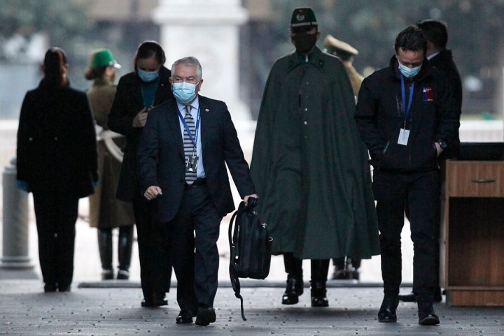 ministro Paris en La Moneda