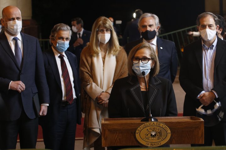 sENADORA