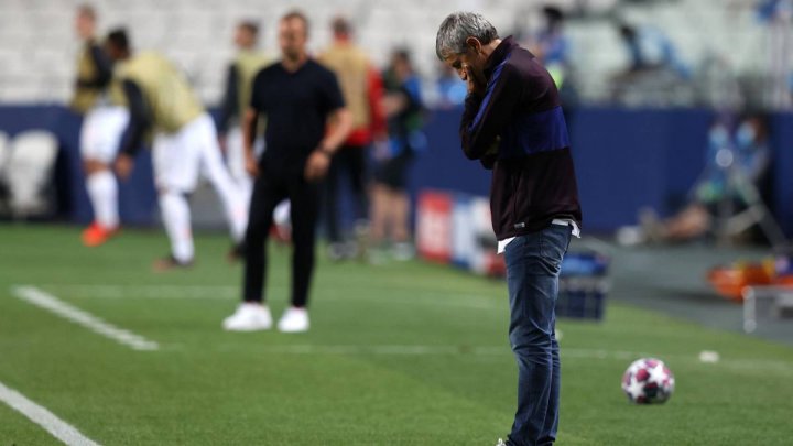 Quique Setién, con las horas contadas en el Barcelona.
