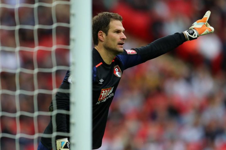 Begovic cerca de volver al Milan.